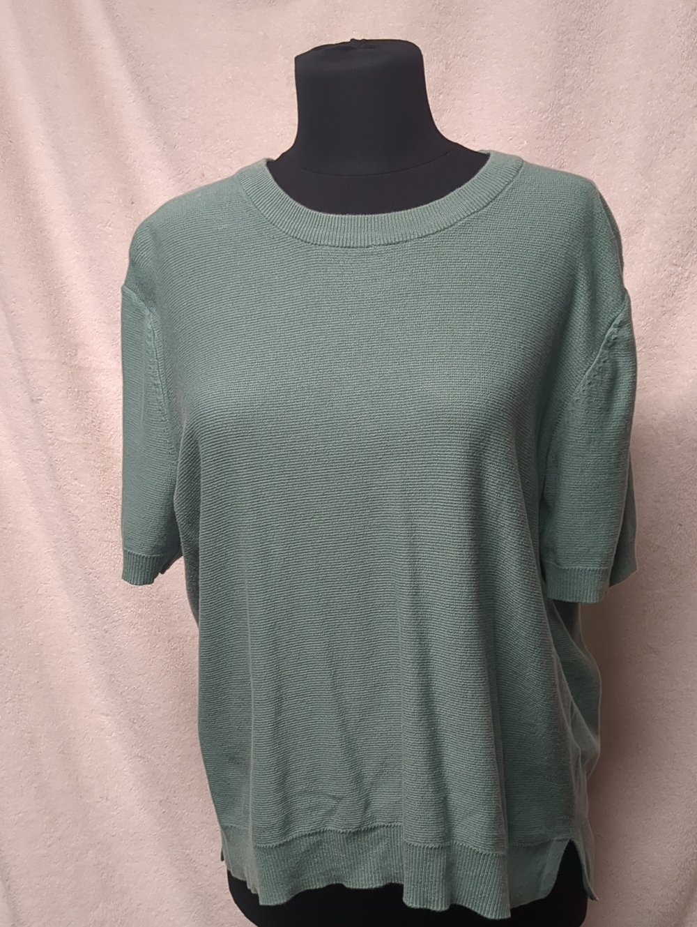 Kersh Relaxed Crewneck Short Sleeve Top - Sage Green